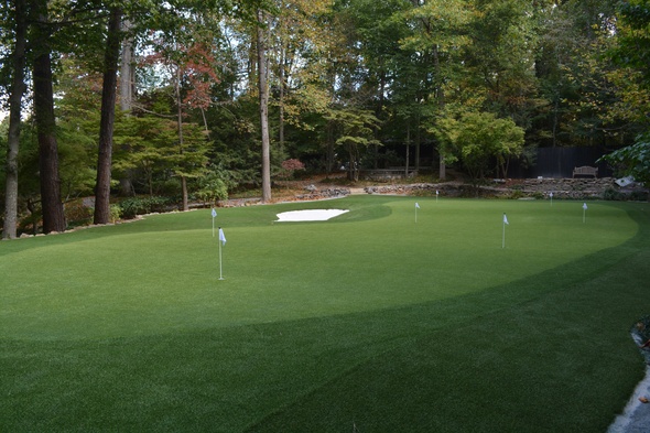 Toronto backyard putting green